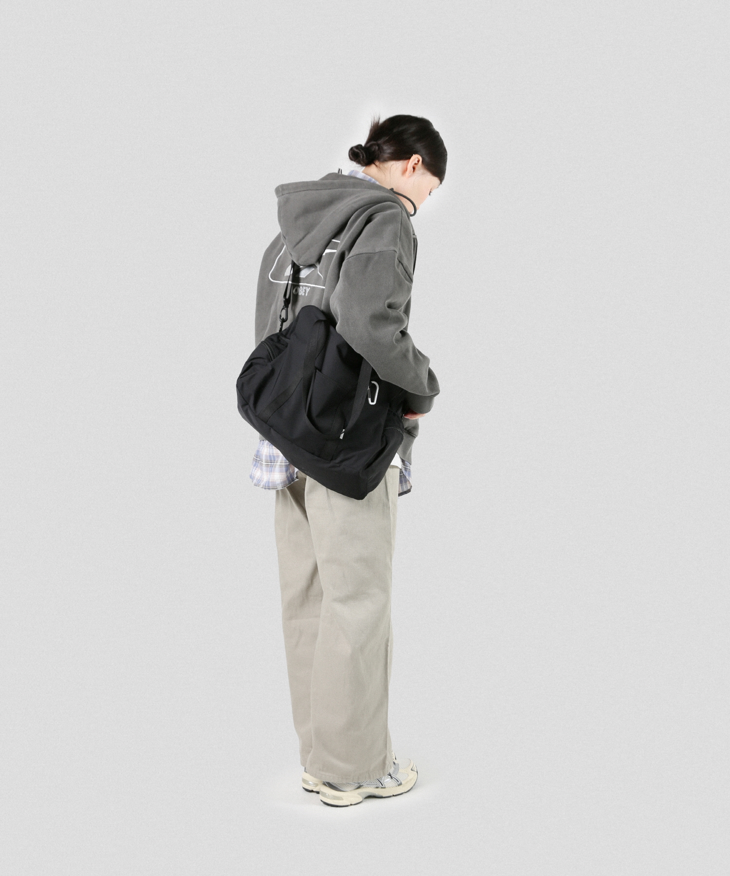 Flow Lightweight Recycled Nylon Shoulder Bag [Black]