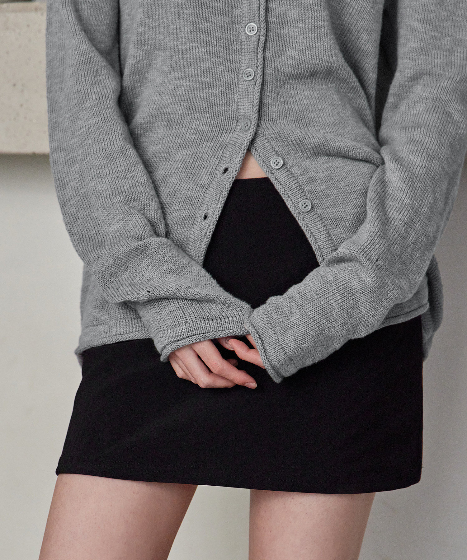 BOKSASH PENDANT V-NECK CARDIGAN, GREY