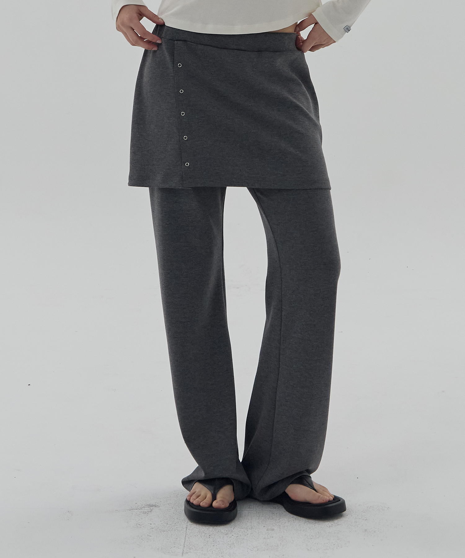 D. BASIC STUD SKIRT PANTS - 2 COLOR