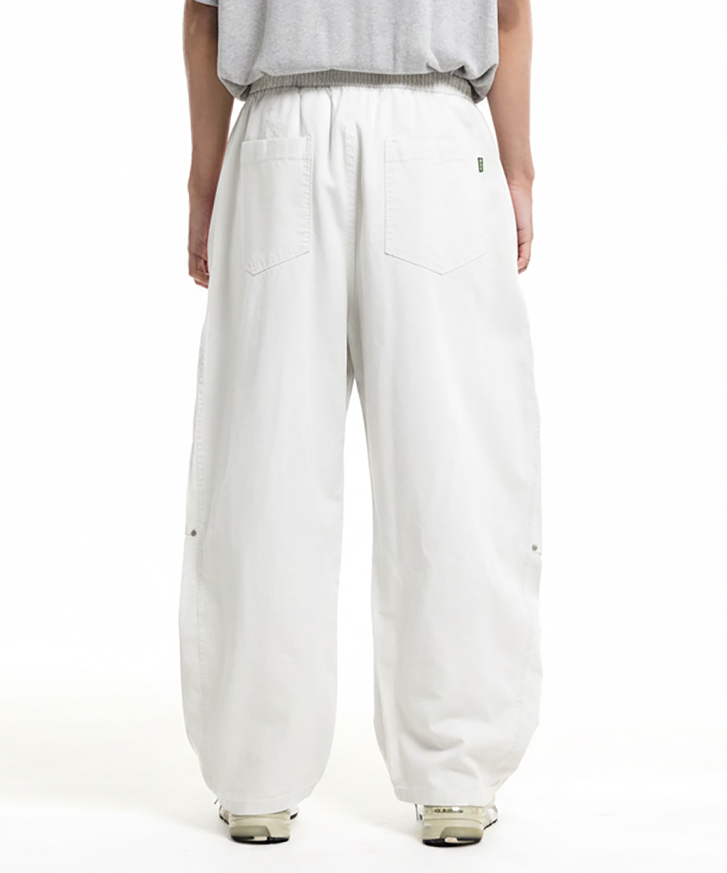 Wide incision rivet point banding pants ivory