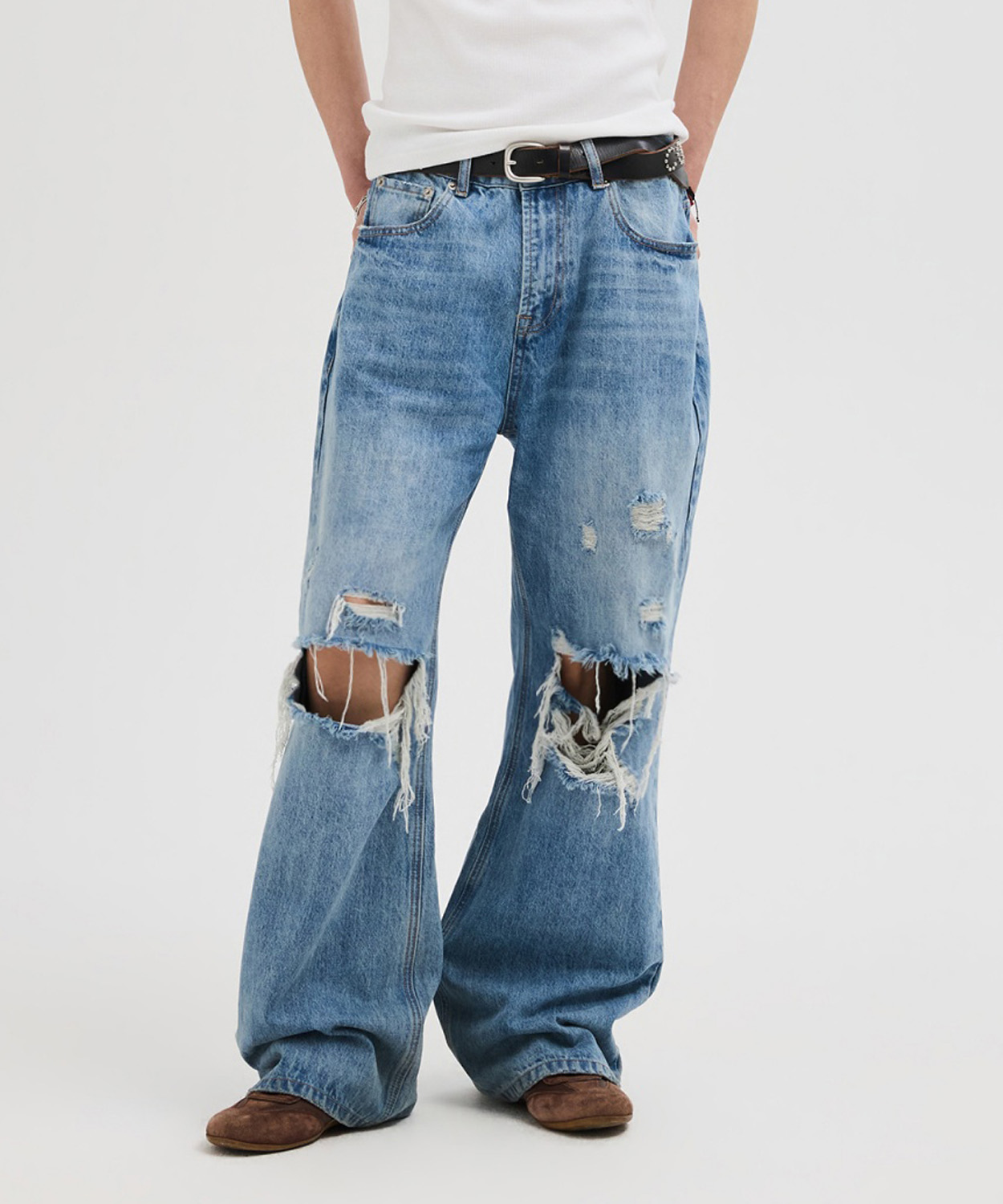Distressed Flare Denim Pants [Light Blue]