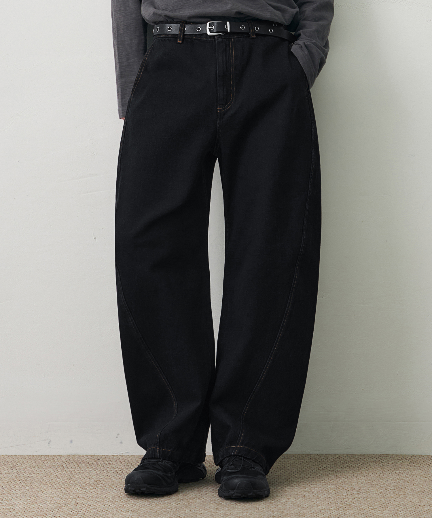 WIDE CURVED TRUE DENIM PANTS [BLACK INDIGO]