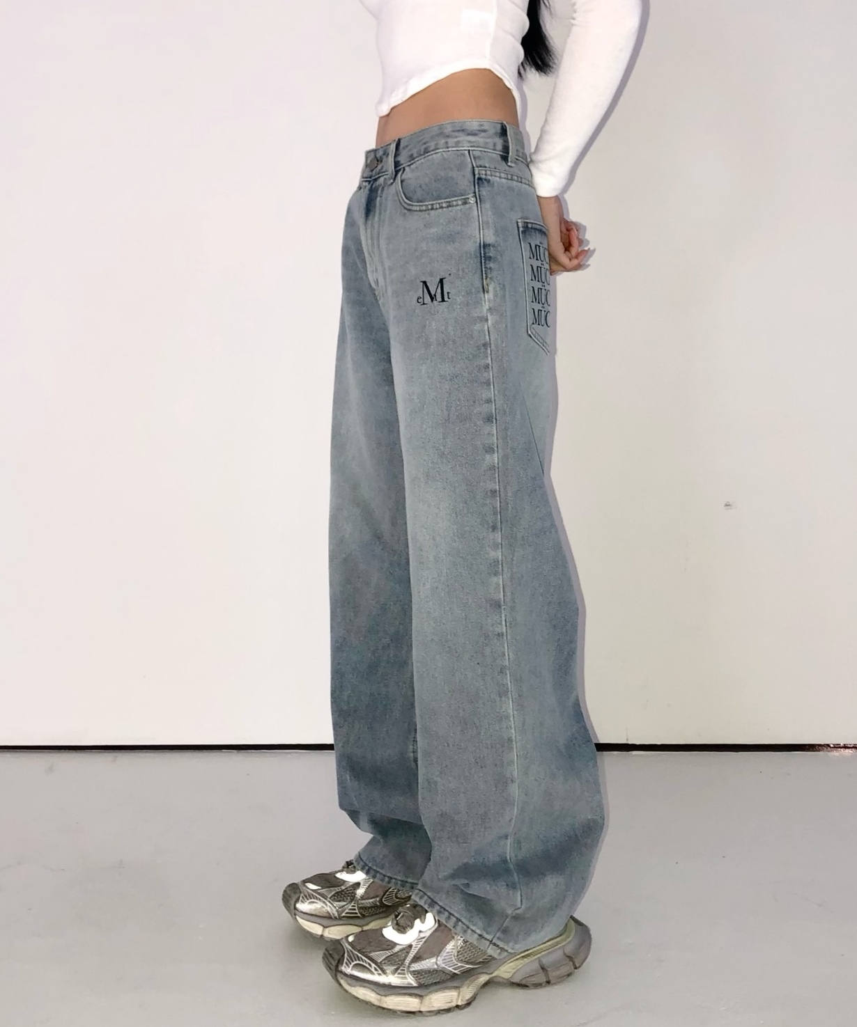 NOVA BACK LETTERING WIDE DENIM PANTS