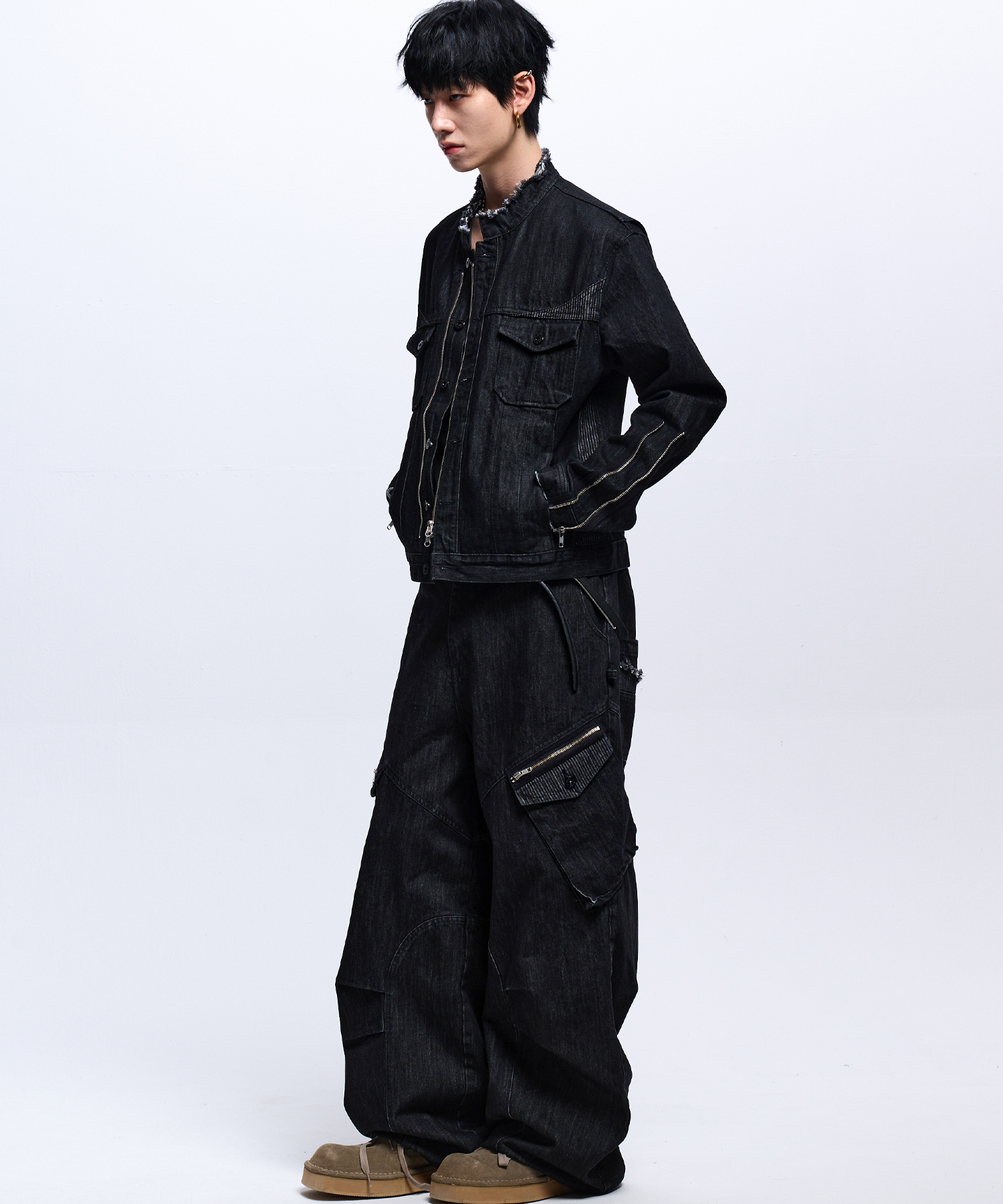 STRIPE MIXED CARGO DENIM PANTS - BLACK