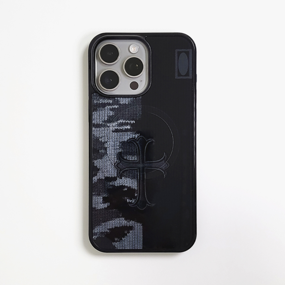 에테르나 리츄얼크로스 블랙 맥세이프 폰케이스 정면