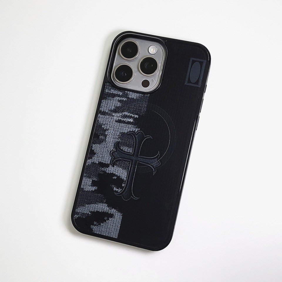 에테르나 리츄얼크로스 블랙 맥세이프 폰케이스 정면