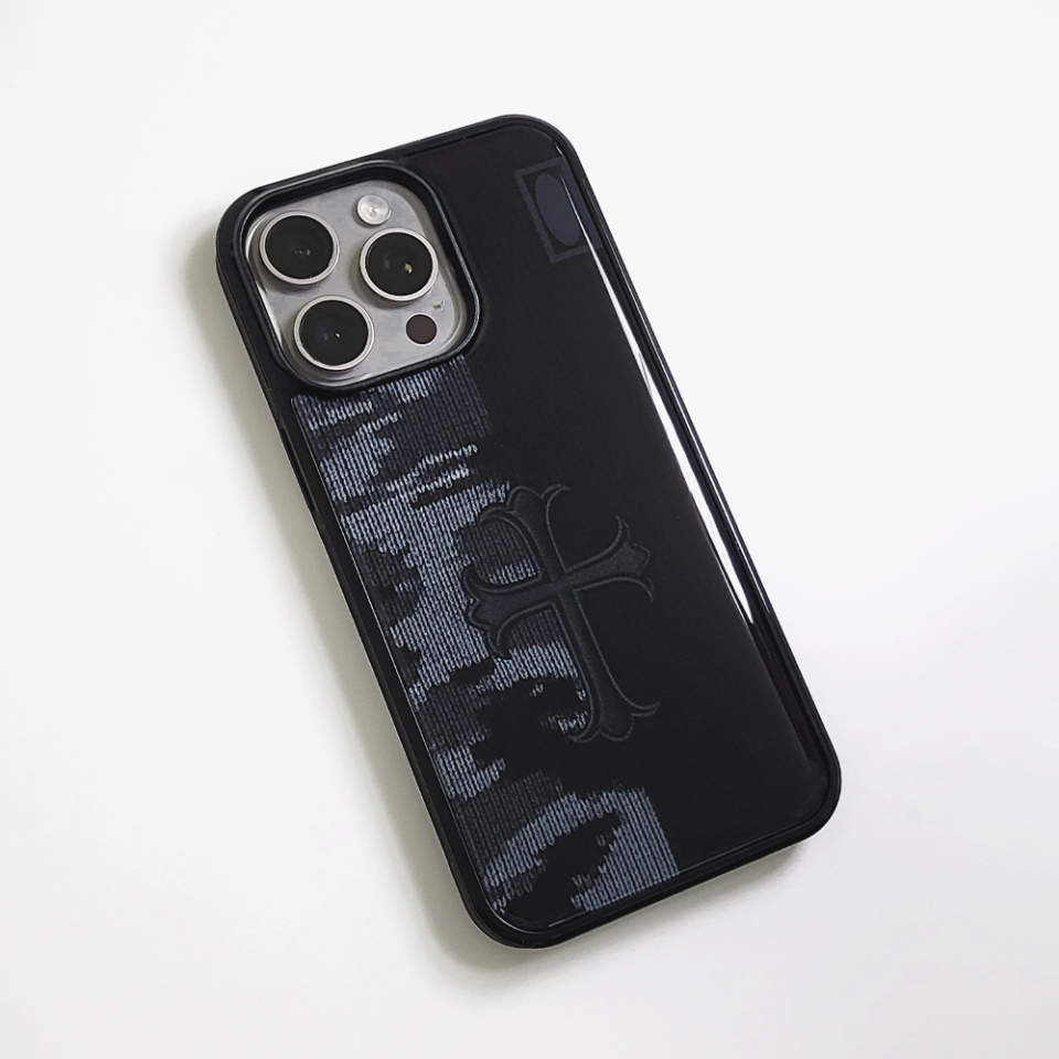 에테르나 리츄얼크로스 블랙 에폭시 폰케이스 정면