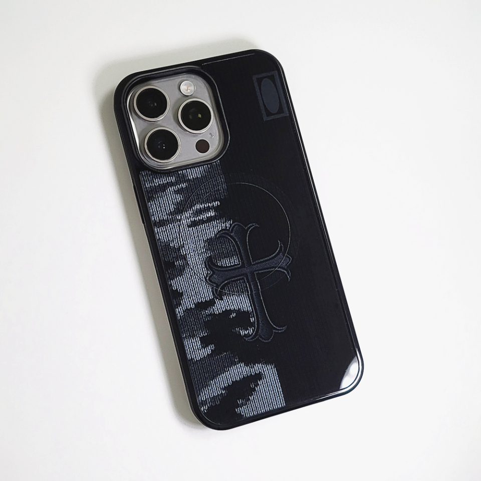 에테르나 리츄얼크로스 블랙 맥세이프 폰케이스 정면