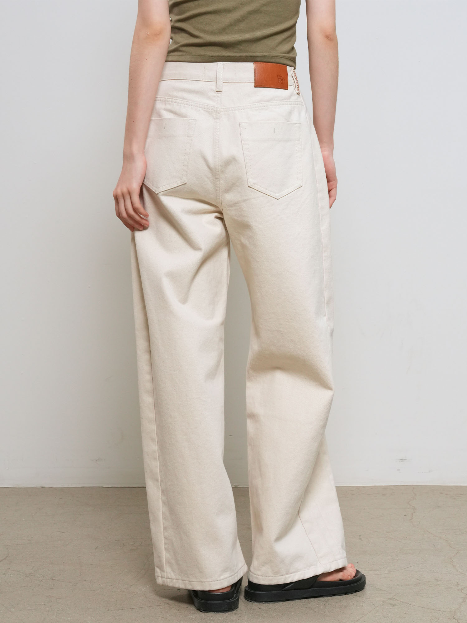 woman snap detail wide denim pants [ivory]