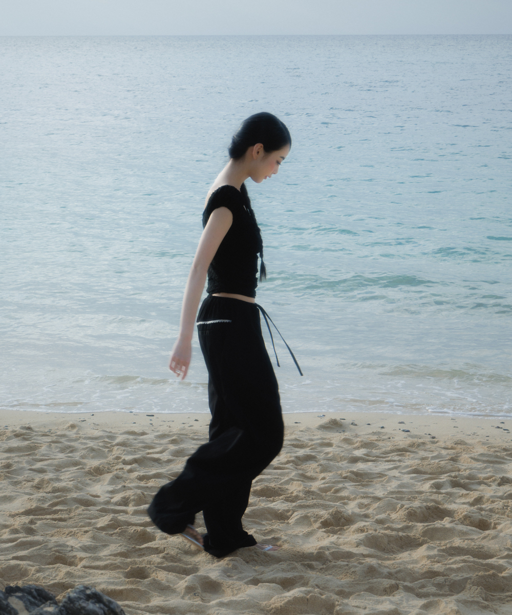 Back Lace Nylon Wide Pants [Black]