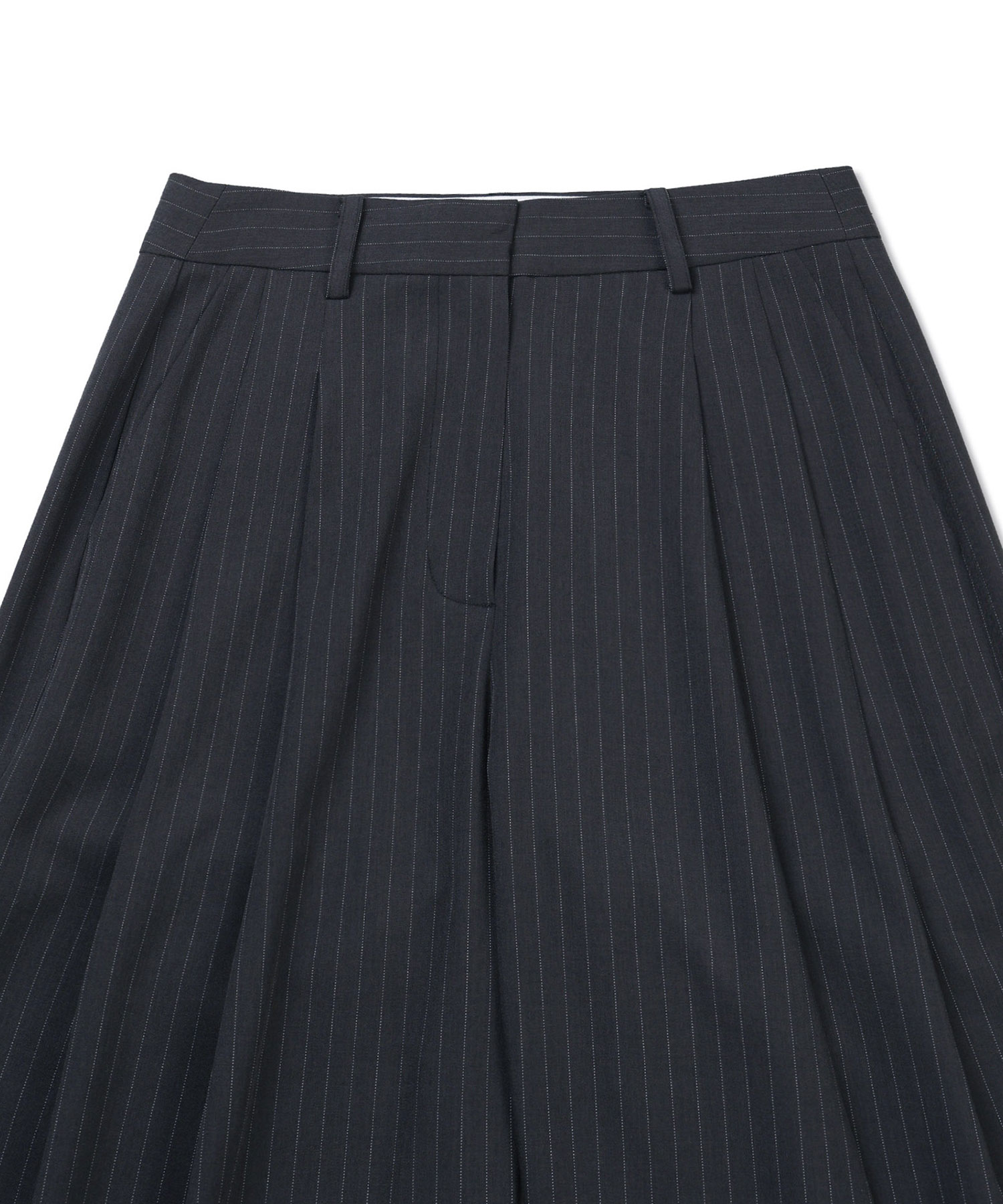 Pin Stripe Two-tuck Slacks Charcoal