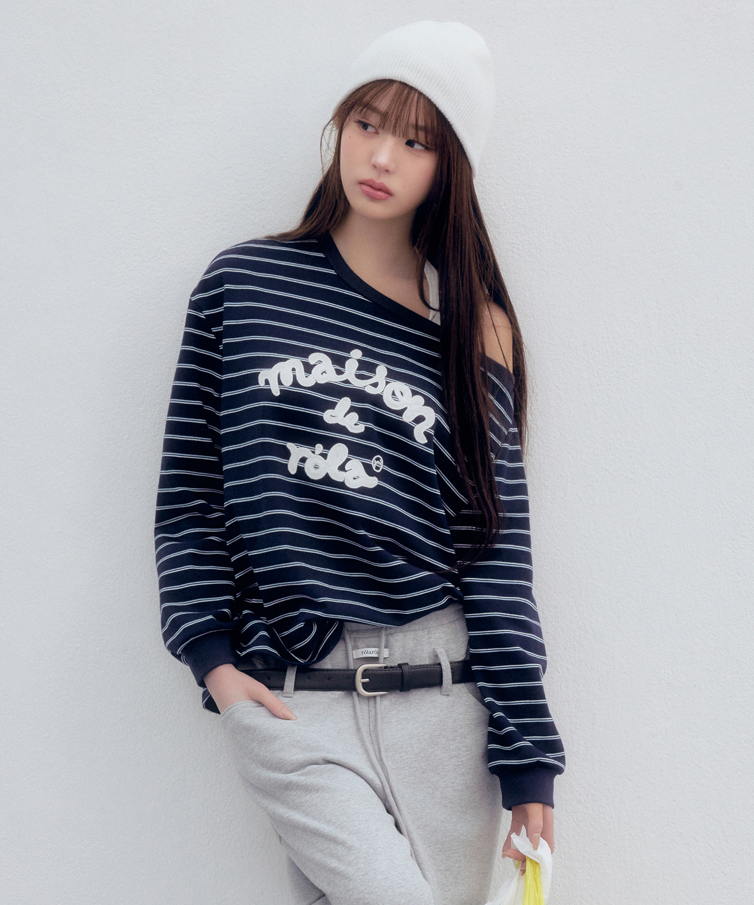 MAISON DE ROLA EMBROIDERY OFF SHOULDER STRIPE SWEATSHIRT NAVY