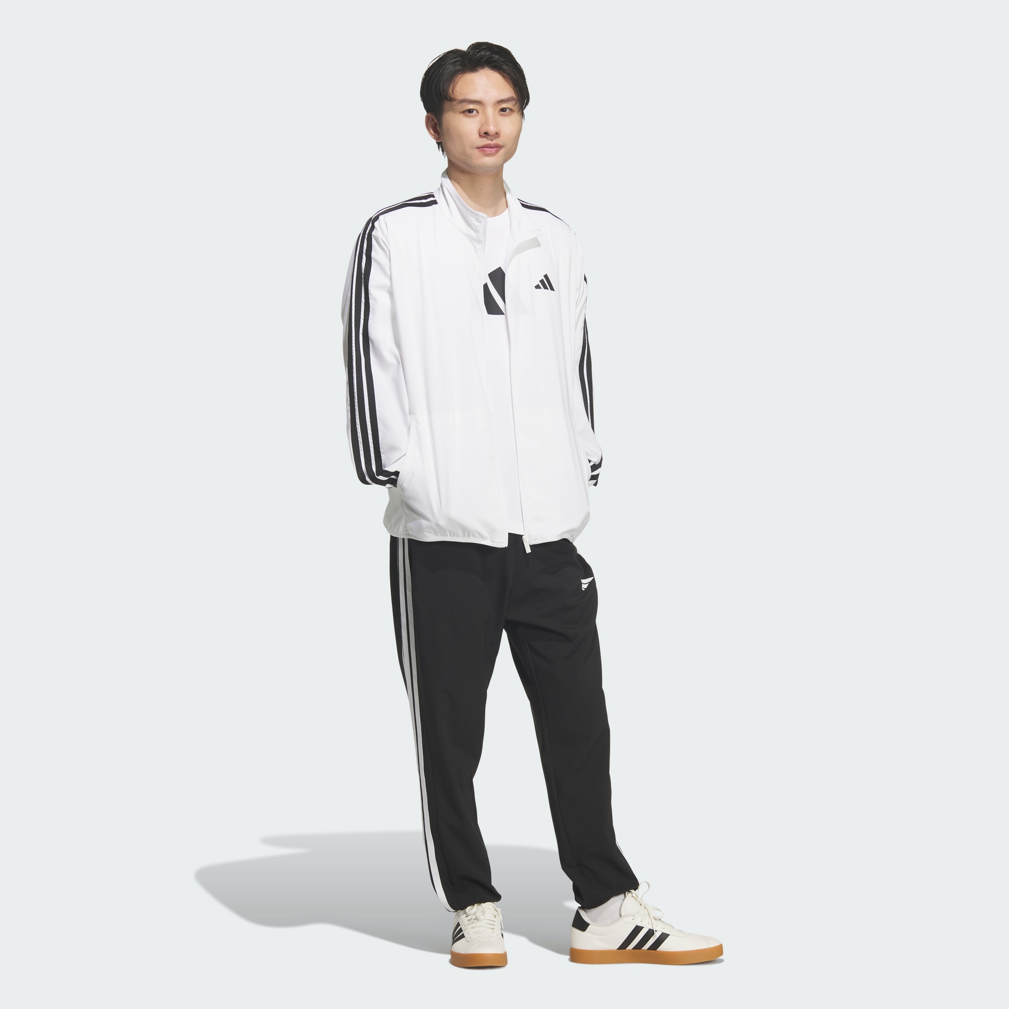 Спортивная куртка 3-Stripes Regular Fit Light Woven KR8909