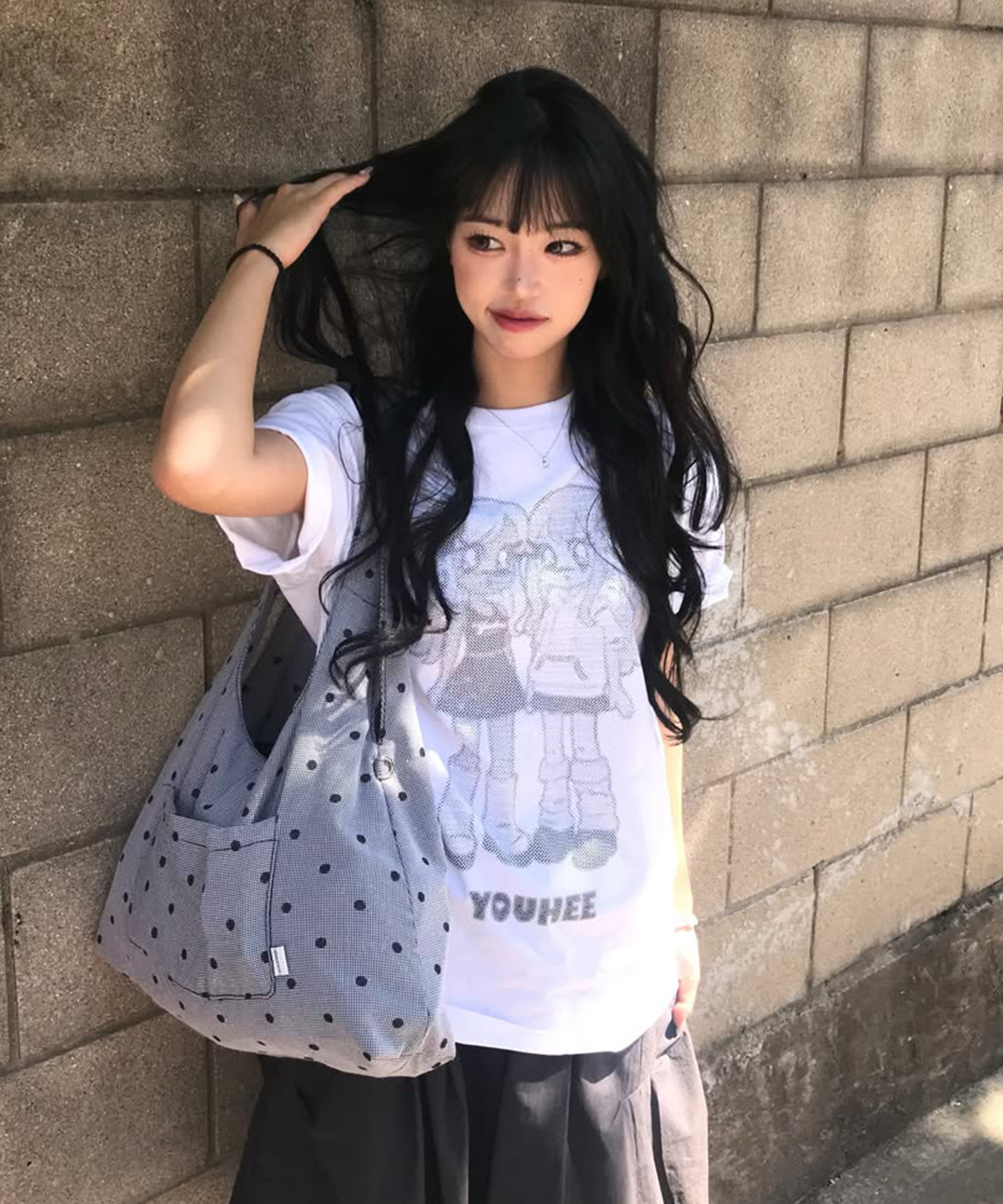 YOUHEE FRIENDS GRAPHIC T-SHIRTS WHITE