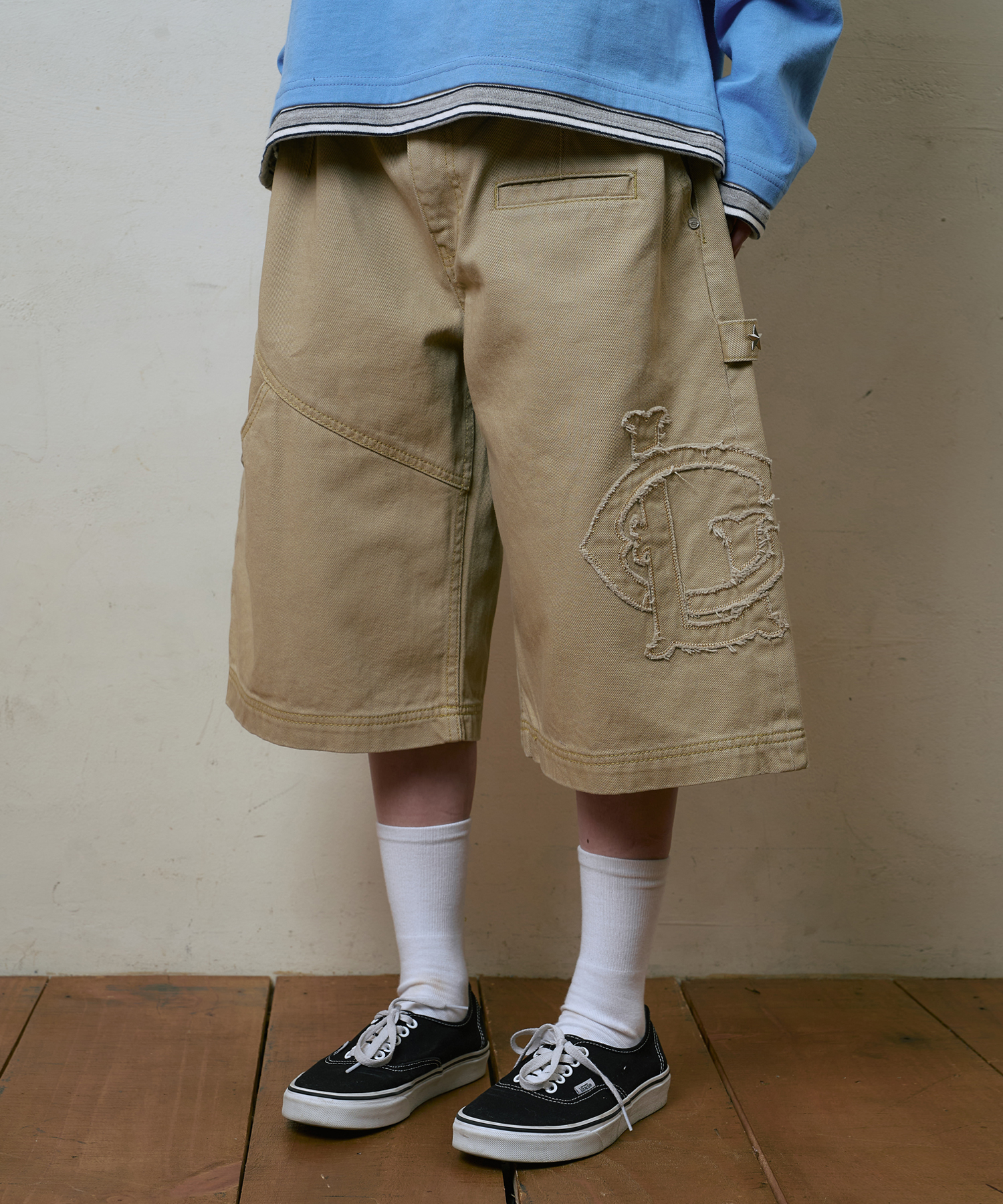 LSC LC LOGO APPLIQUE BERMUDA COTTON PANT BEIGE