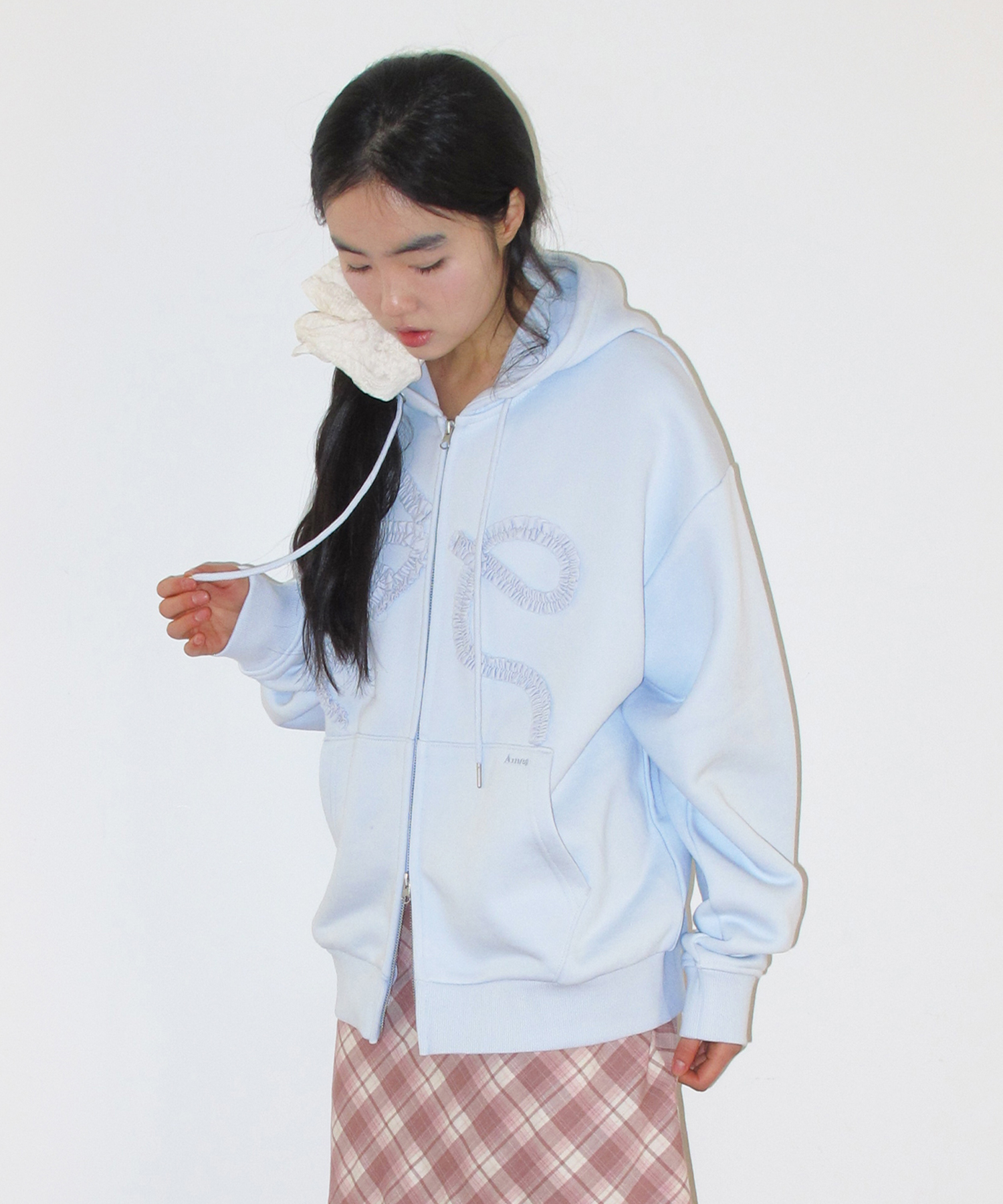 RIBBON APPLIQUE FRILL худи ZIP-UP