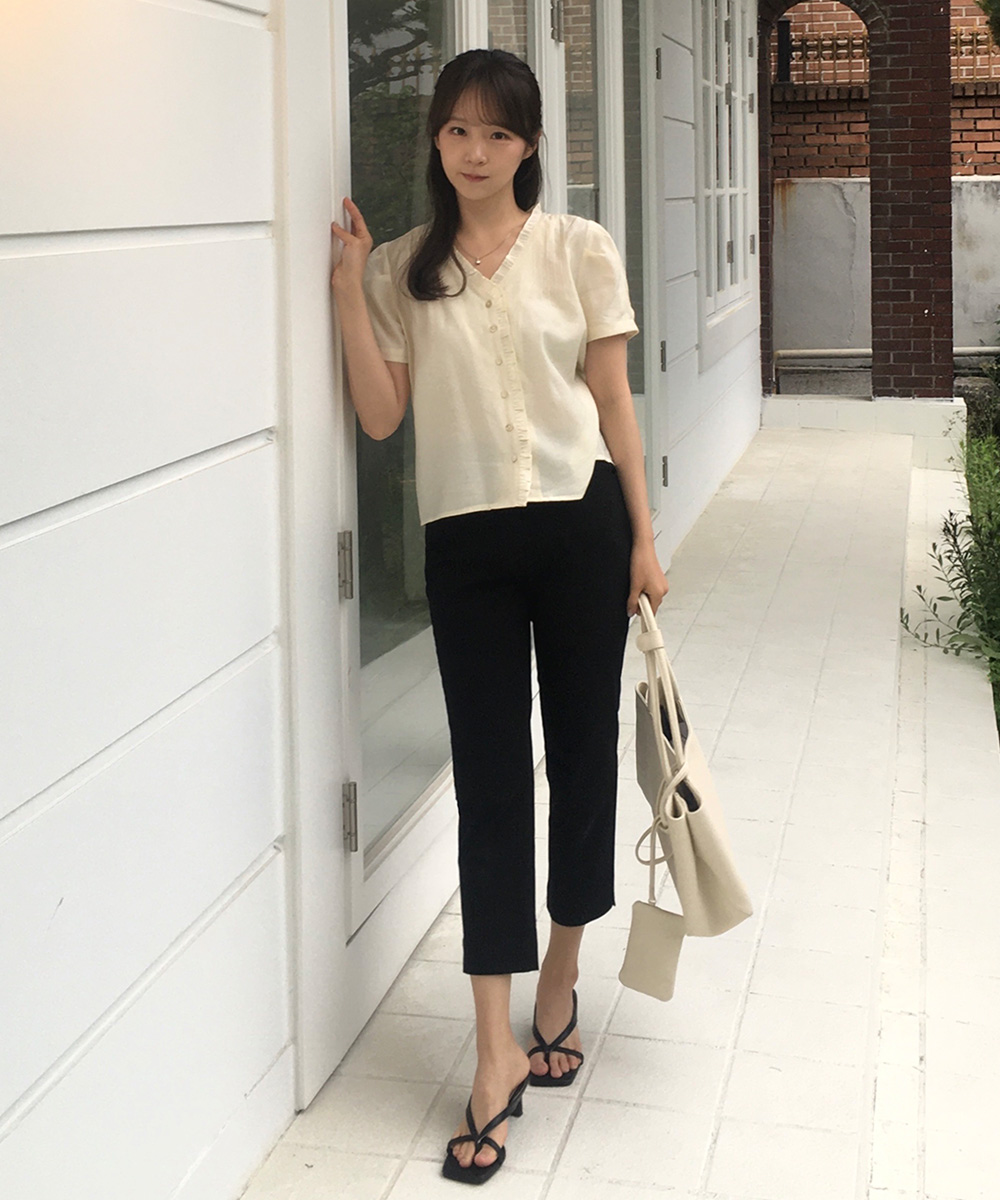 cow leather wide shoulder bag-cream
