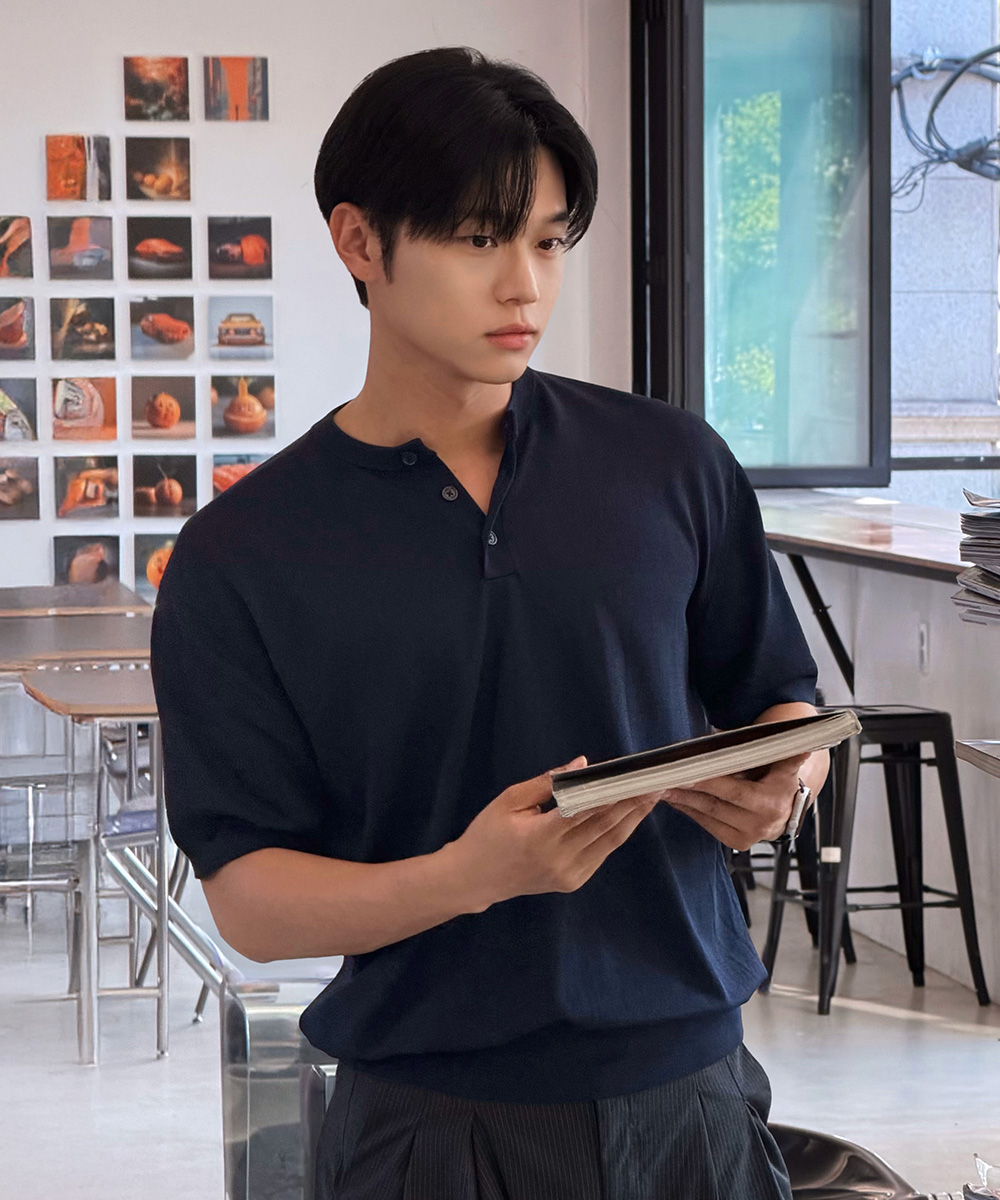 [Happy Guy Jeongho PICK] Basic Cool Henley кроп кнопка вязаная маечка [NAVY]