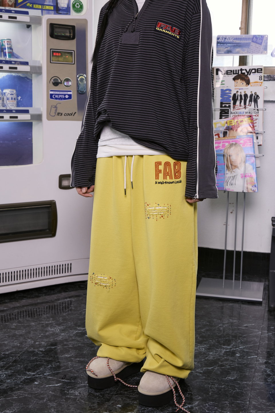 MUSINSA公式 | GARMENTS FAB Washed Hand Stitch Sweatpants (YELLOW)