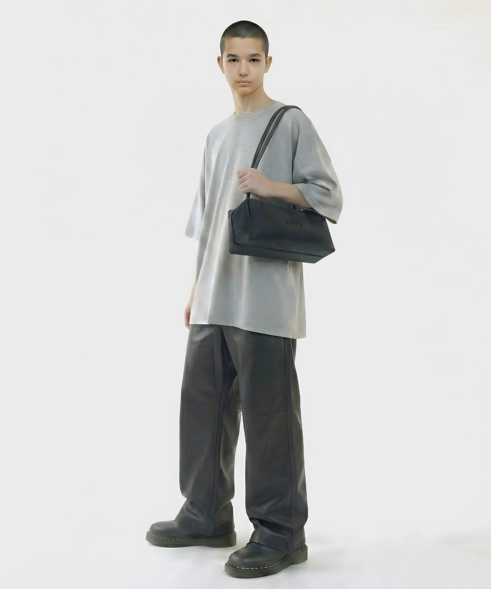aoki_Embossed Black_Eye