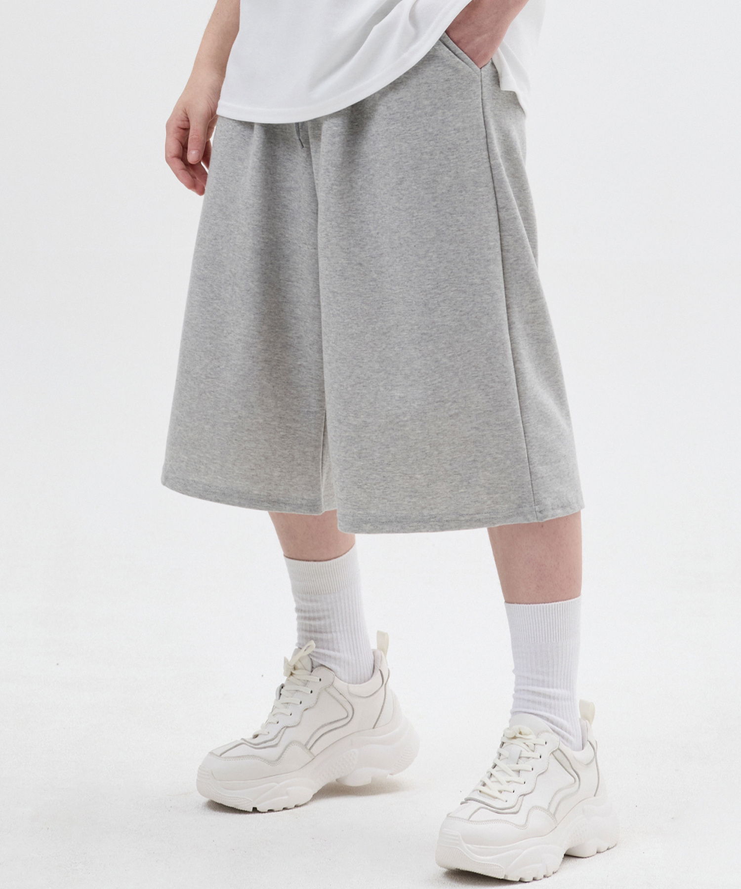 One Tuck Capri Bermuda Sweat pants 3 colors