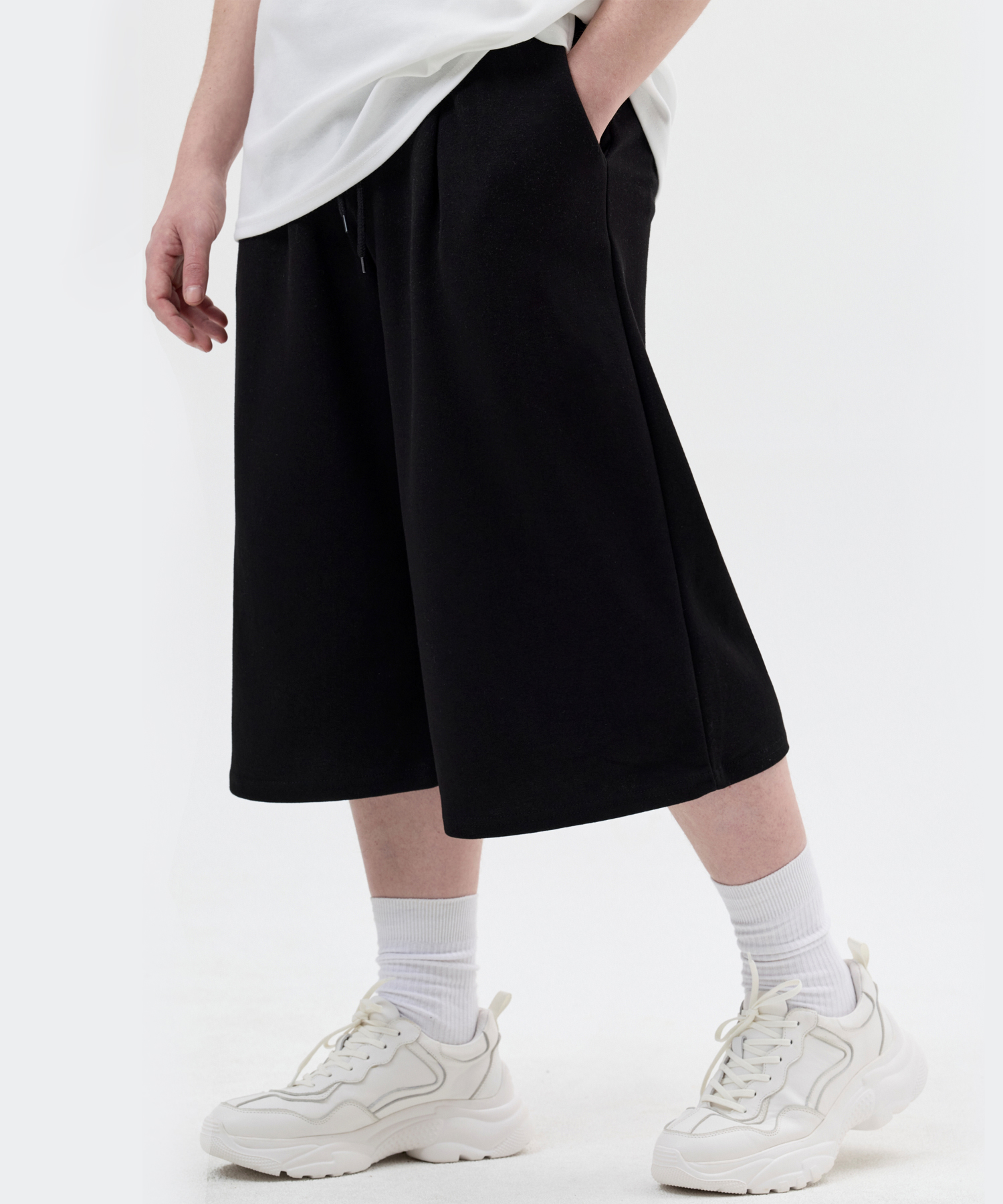 One Tuck Capri Bermuda Sweat pants 3 colors