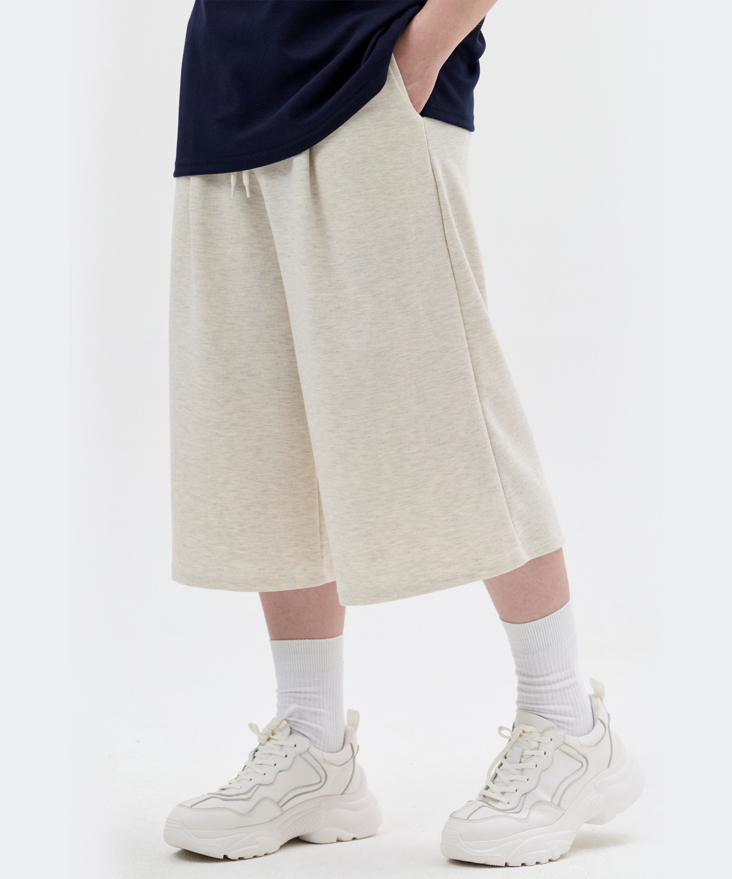One Tuck Capri Bermuda Sweat pants 3 colors