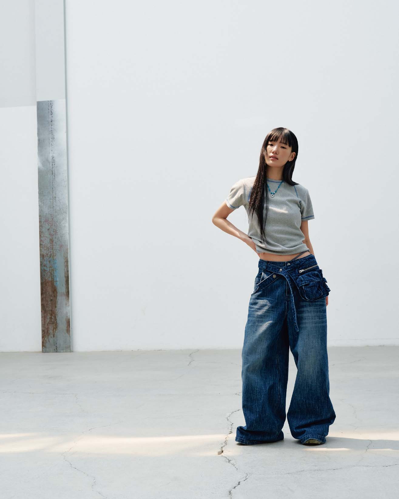 COLORED STITCH LINE SHORT SLEEVE TEE (MELANGE GREY)