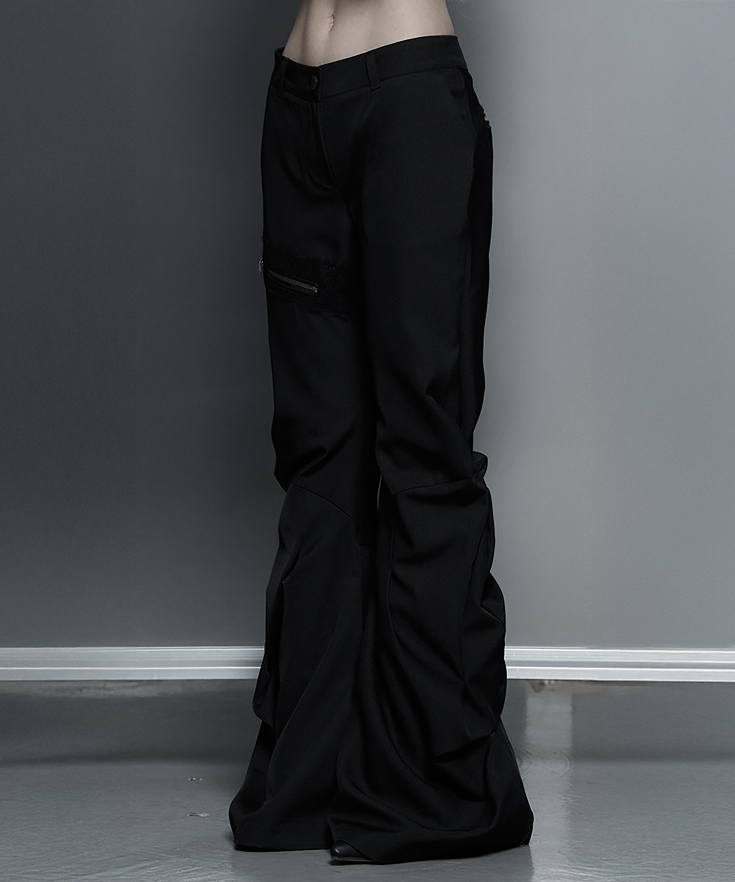 Side Double Lace-Up Bootcut Slacks (Black)
