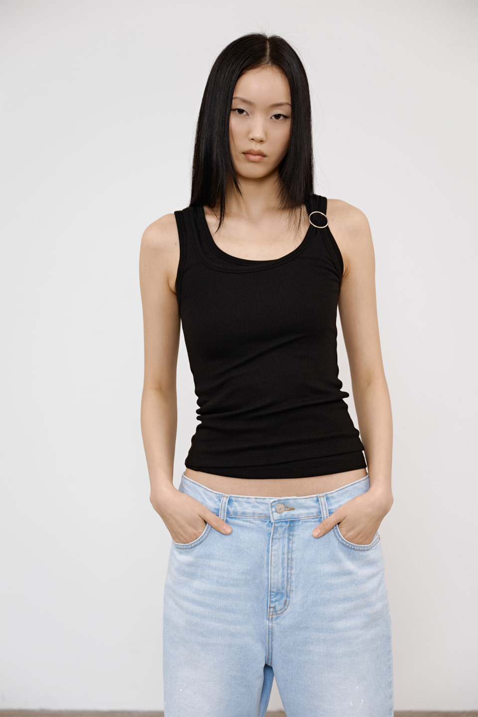 LAYERED RING SLEEVELESS - 2 COLORS BLACK