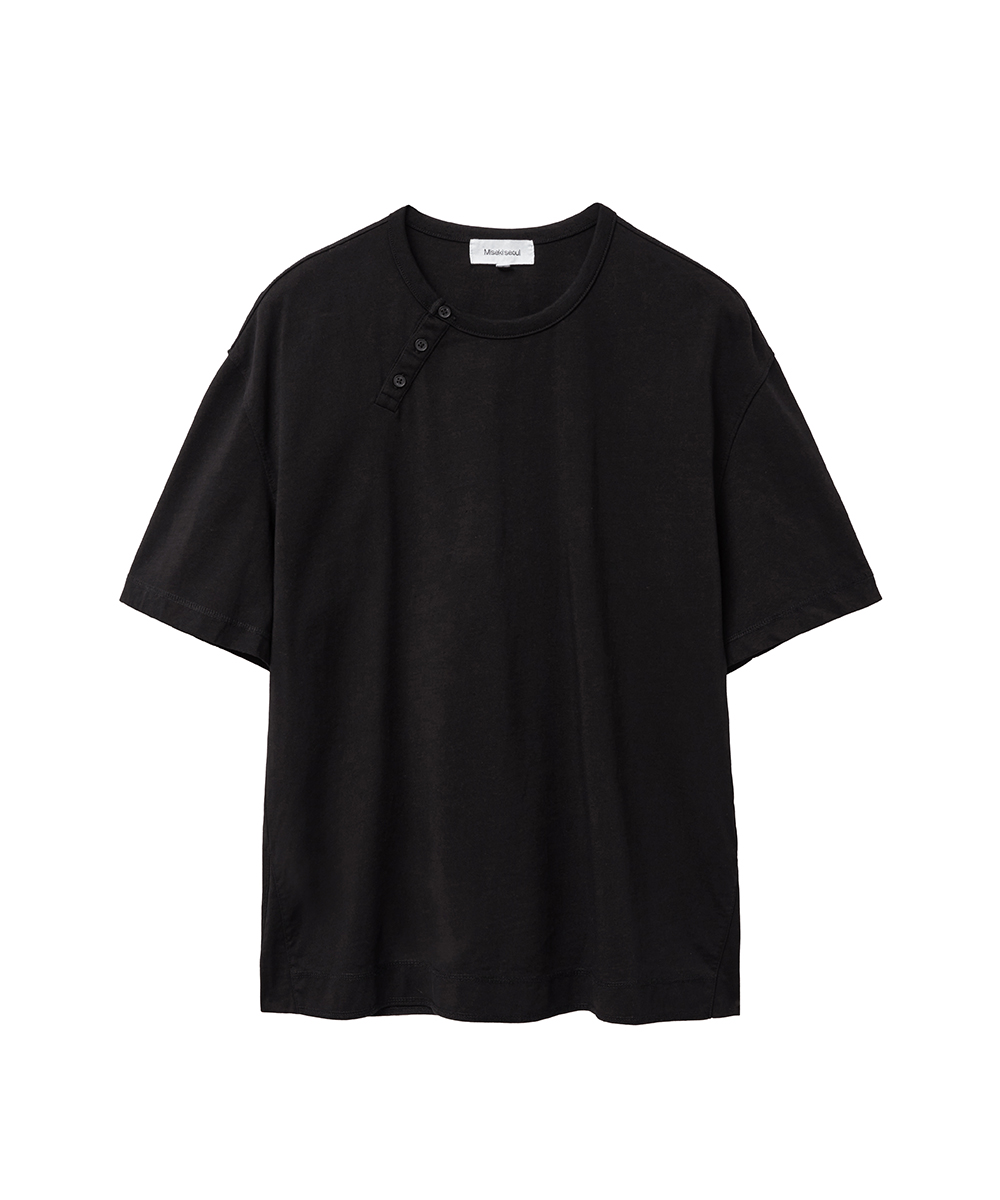 Diagonal henley neck short sleeve BLACK (Miseki Seoul Men x Lee James)