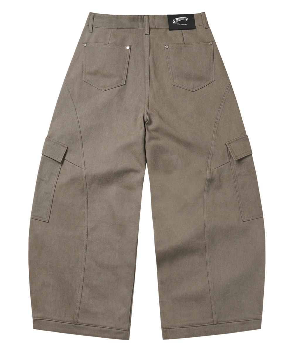 Curved Cargo Pants - Brown
