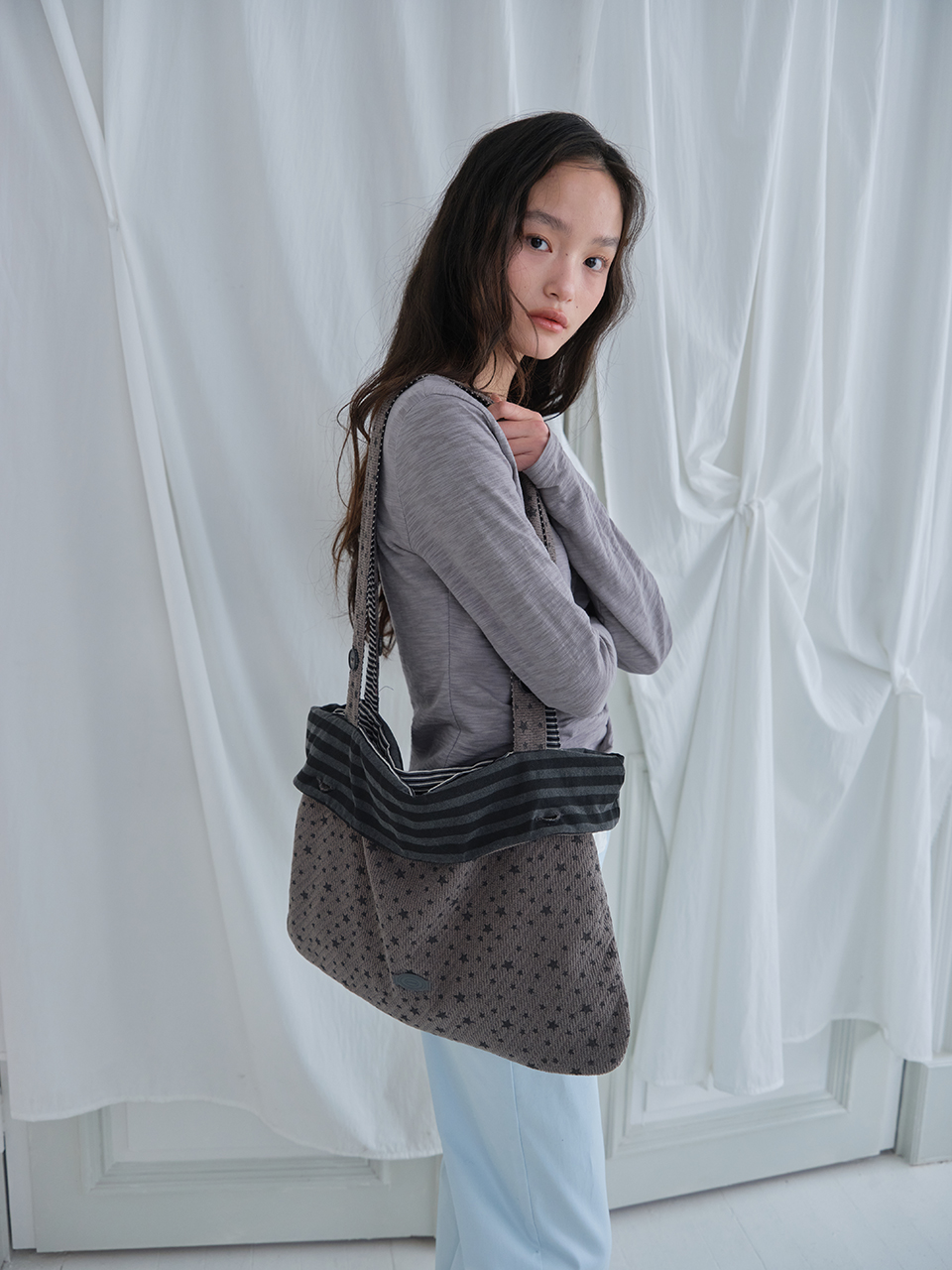 Flip Sleeve Shoulder Bag (Charcoal)