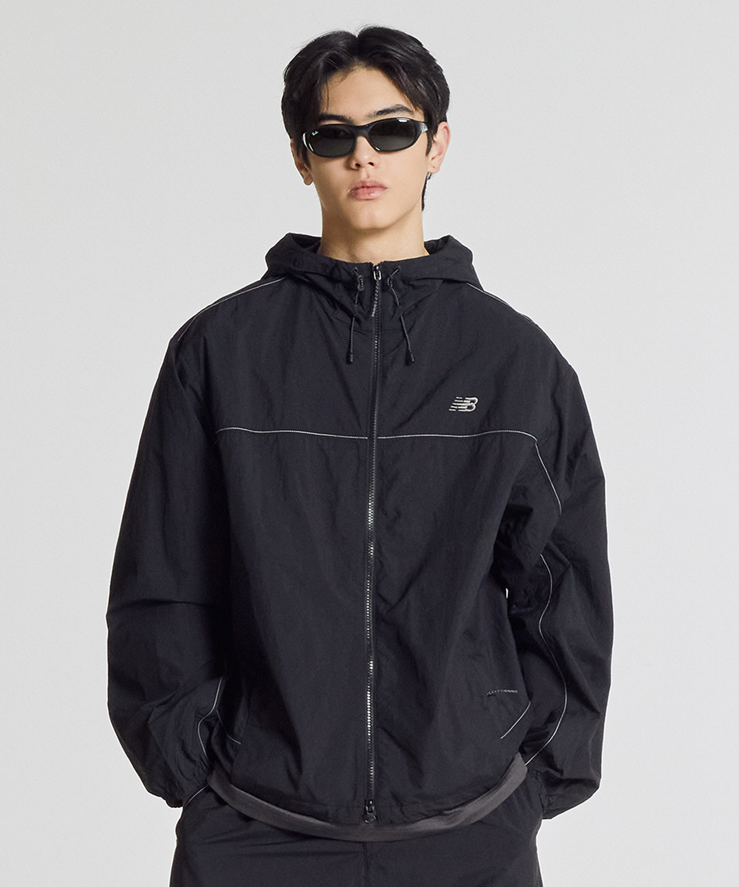 NBNAG21423 / UNI NANO LIGHT hooded windbreaker (BLACK)