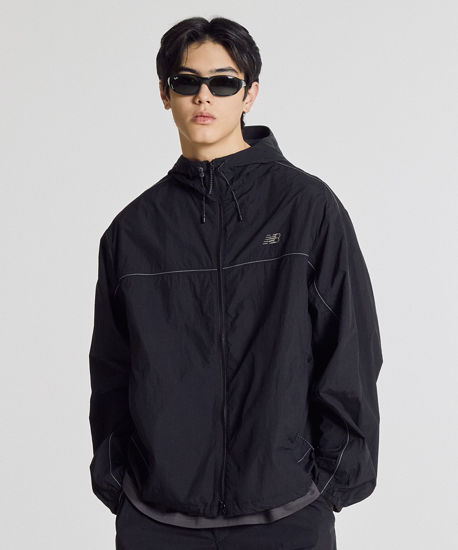 NBNAG21423 / UNI NANO LIGHT hooded windbreaker (BLACK)