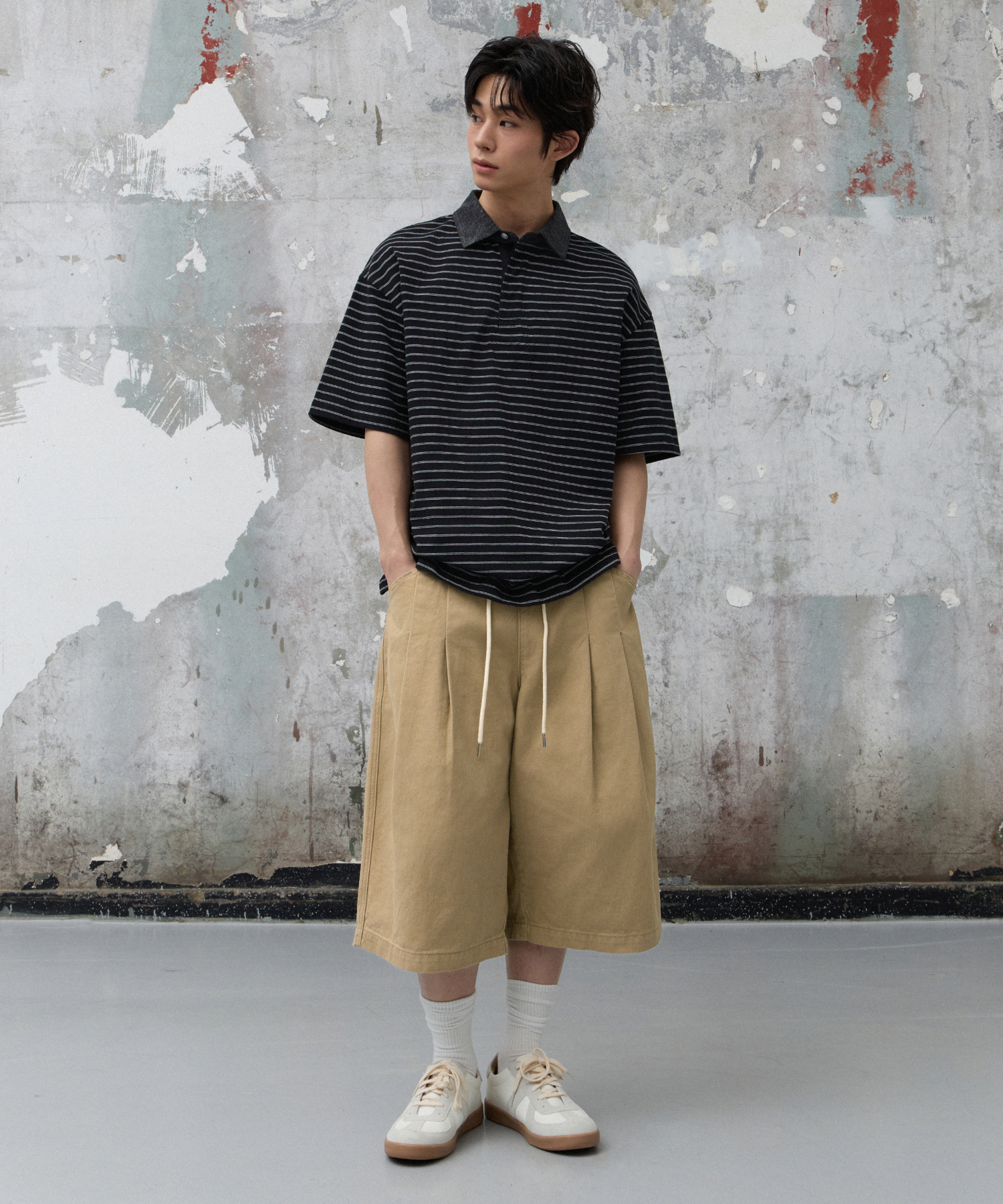 Бермуды на резинке с двумя складками [Beige]