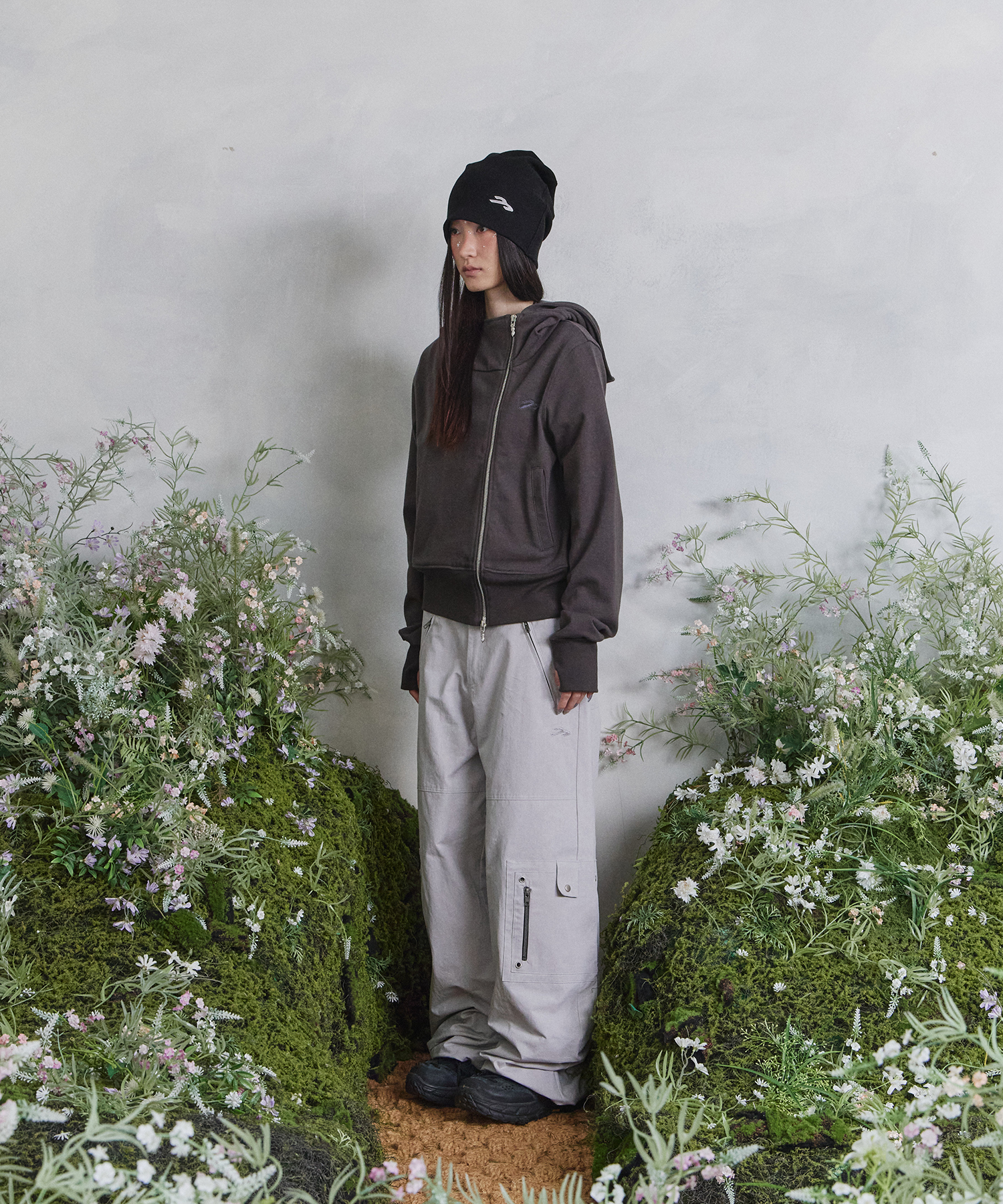 Songi Songi x Tansan Horn Applique Side Zip худи-молния (Charcoal)