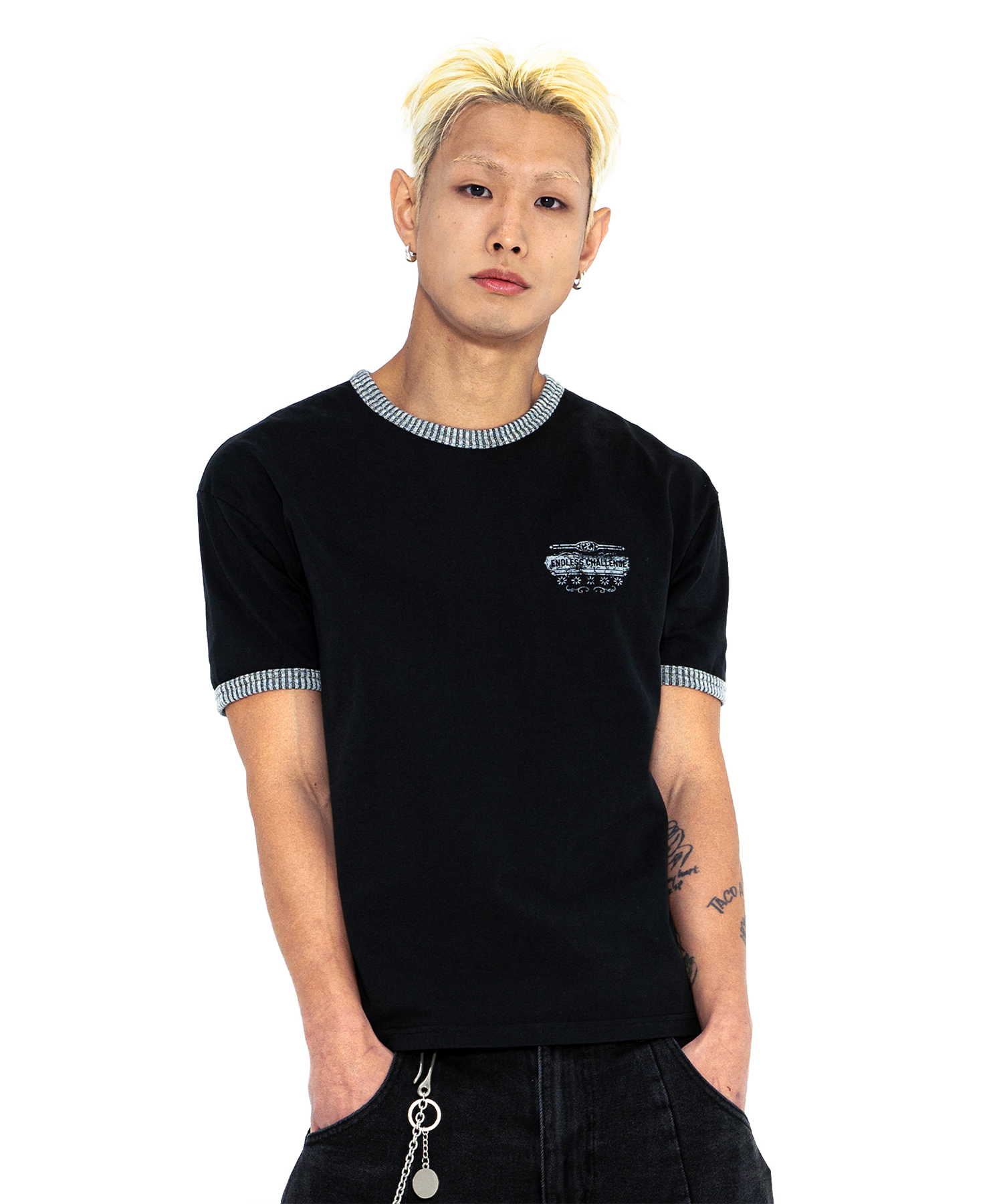 Двухцветная кроп-футболка в рубчик XTT156 (BLACK)