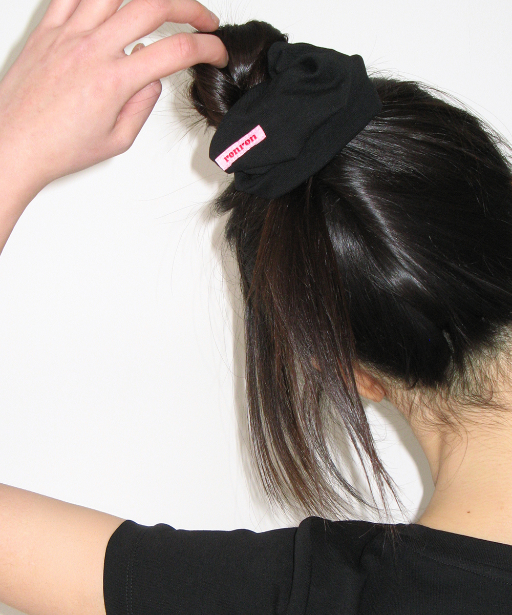 SCRUNCHIE SET SLIM FIT T SHIRT BLACK