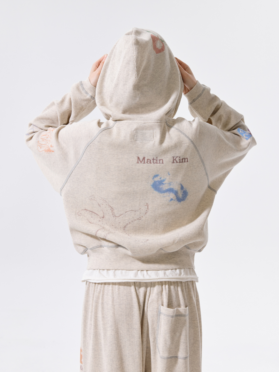 마뗑킴(MATIN KIM) SKETCH GRAFFITI WAFFLE HOODY ZIP UP IN LIGHT