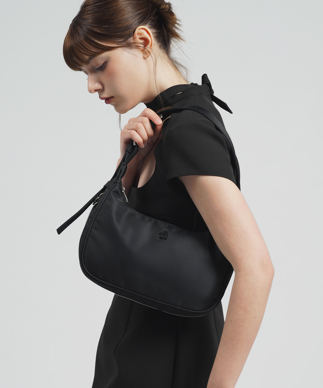 TRM Recycle Нейлон Широкий-Up Eyelet Hobo Bag T76W