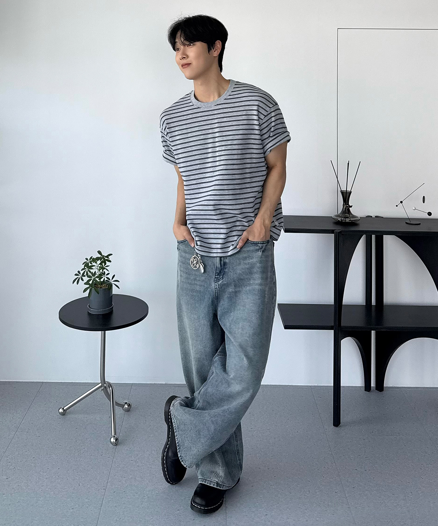Semi Crop Tone On Tone Stripe T-shirt-3Color