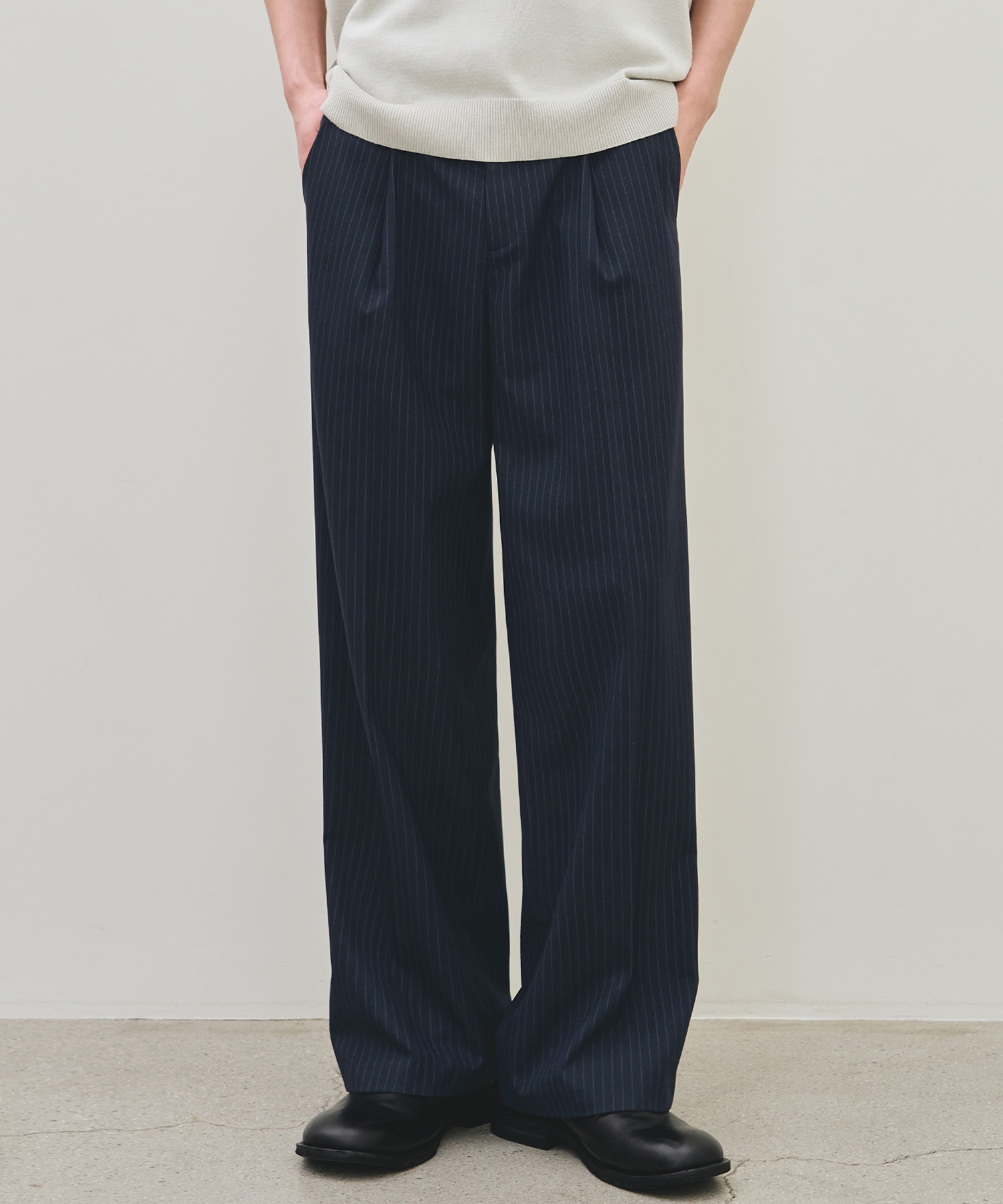 STRIPE ONE-TUCK WIDE SLACKS [ 2 COLOR ]