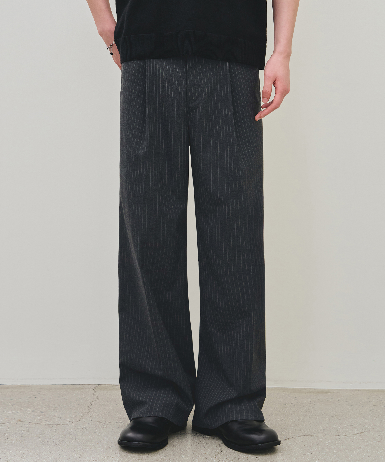STRIPE ONE-TUCK WIDE SLACKS [ 2 COLOR ]