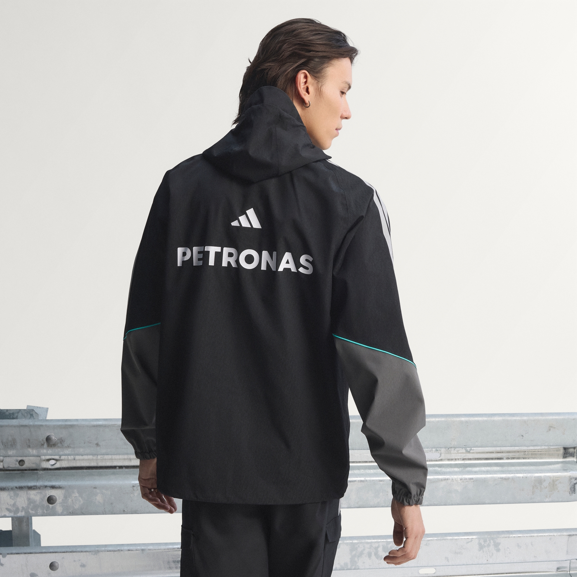 Дождевик механика Mercedes-AMG Petronas F1 KE5475