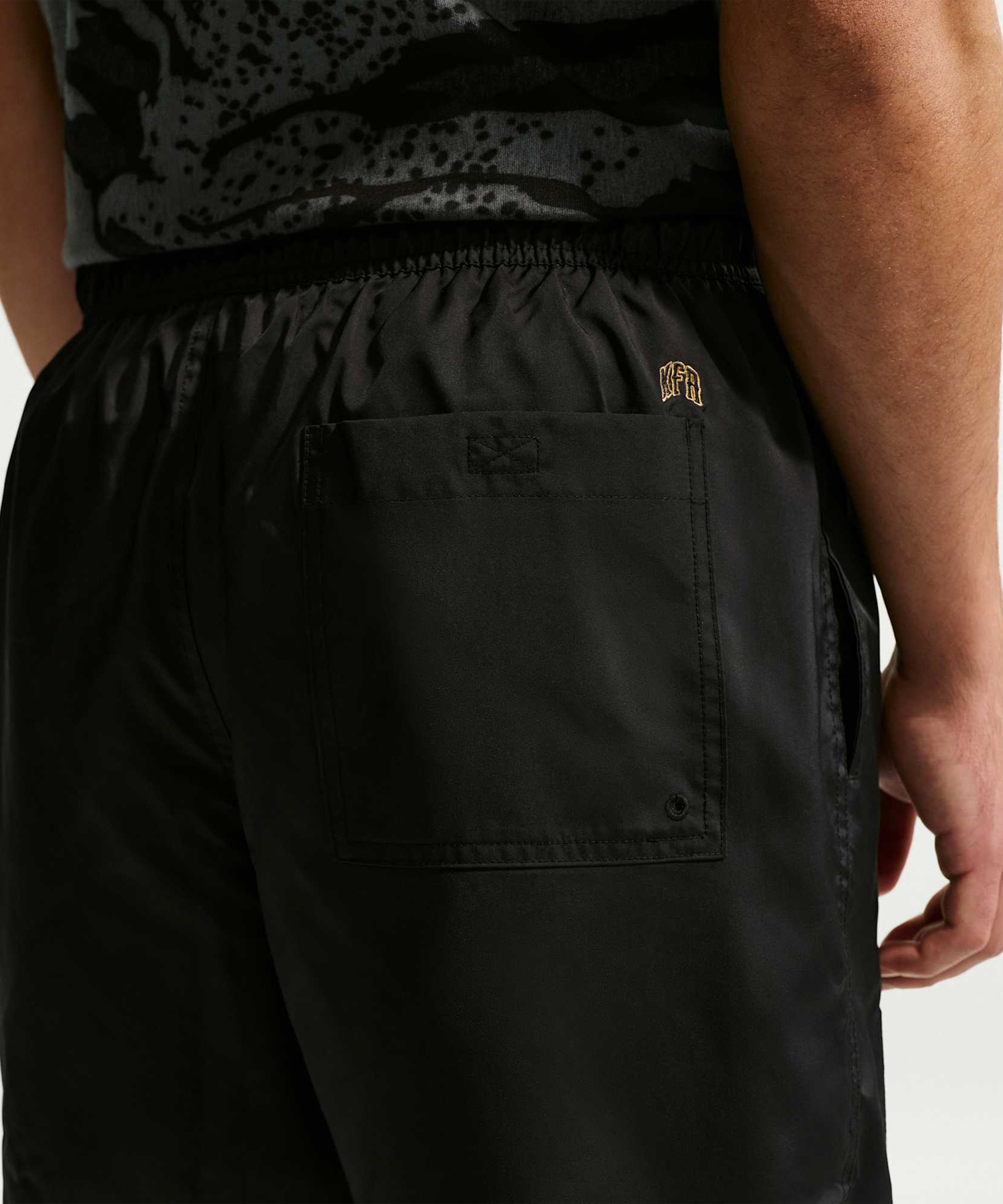 KOR M NK CLUB FLOW SHORT - BLACK/(CLUB GOLD) (No Sponsor)