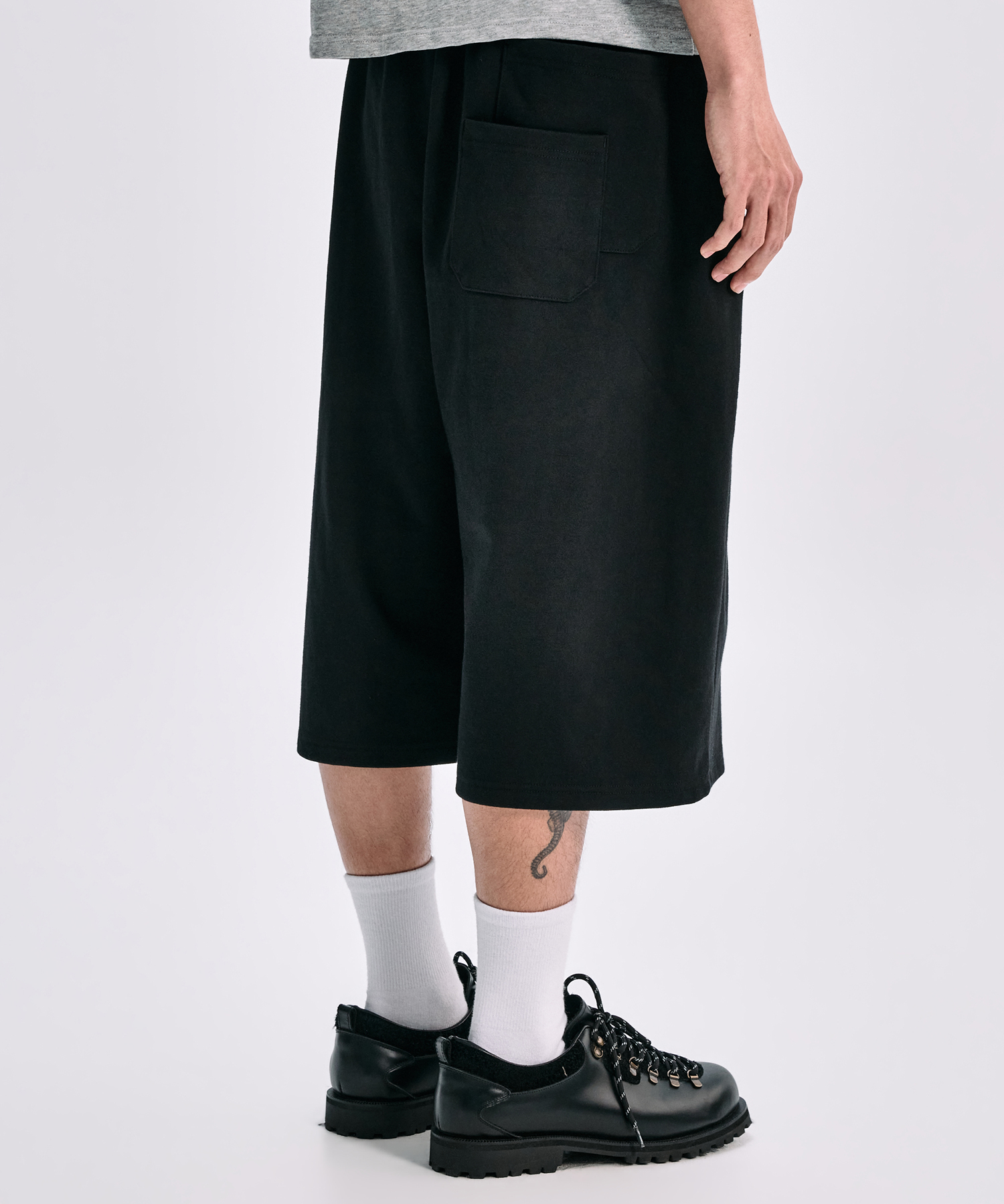 Спортивные шорты One-tuck Dual Pocket (Black)