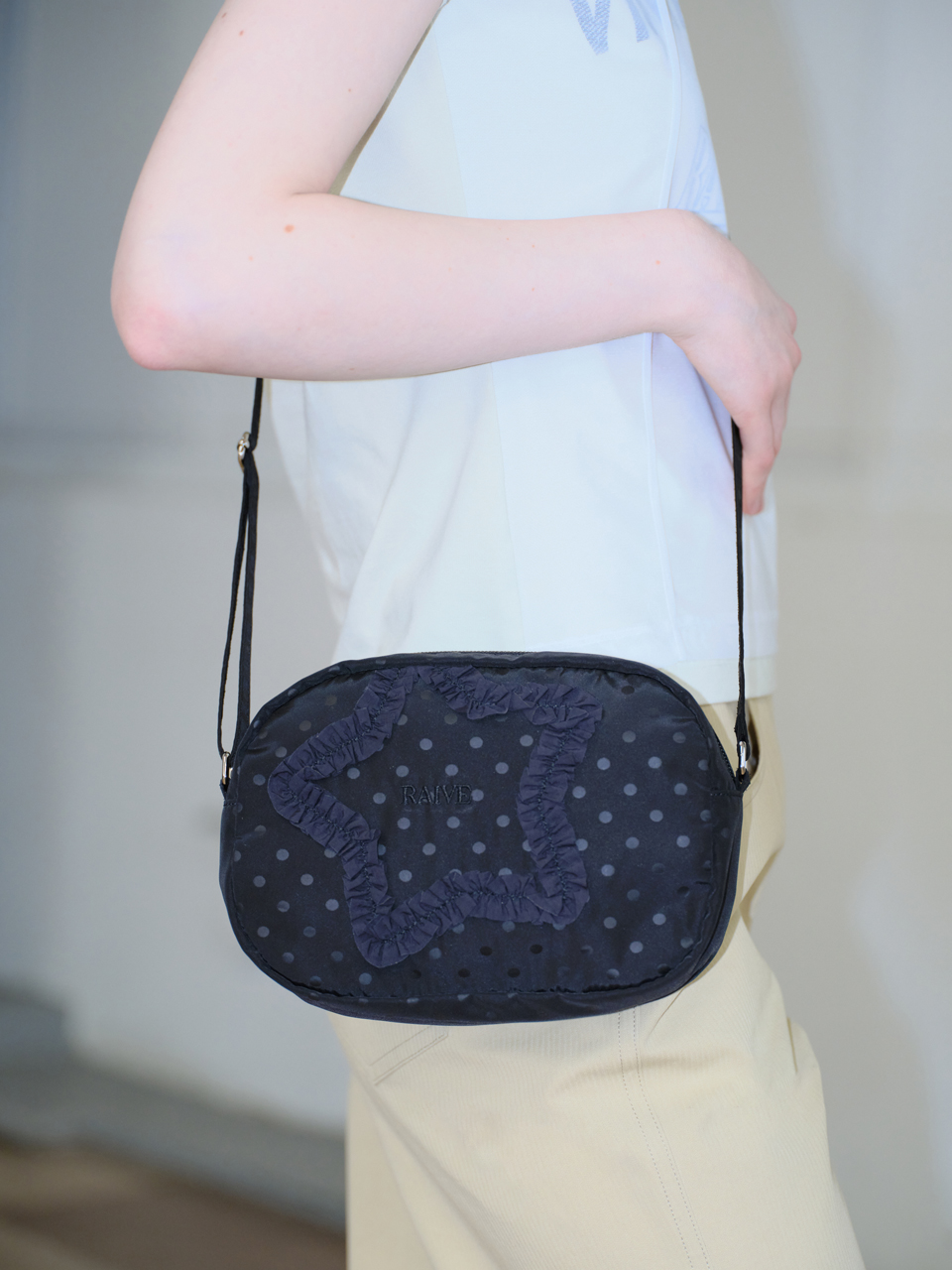 KIKI CROSSBODY IN Чёрный UF6SF122-10