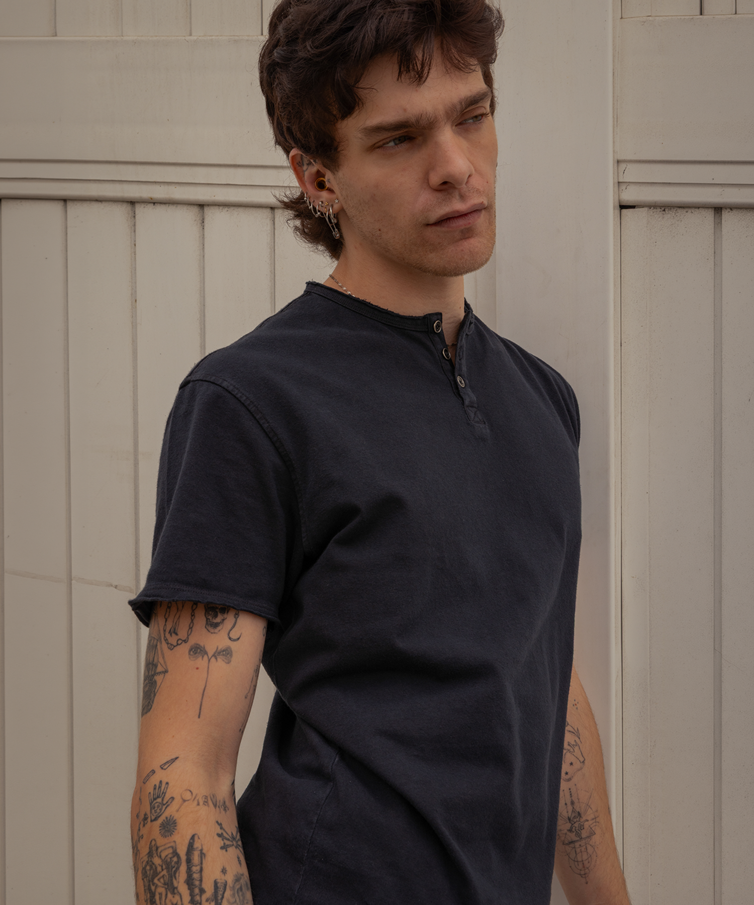 ELLIOT Garment Henley Neck футболка (2 COLOR)