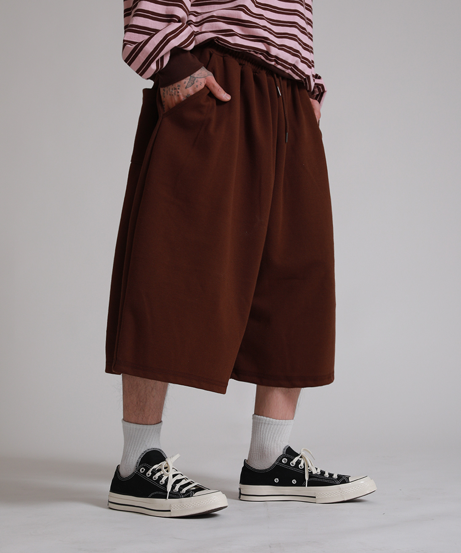 Укороченные бермуды с защипами_Brown